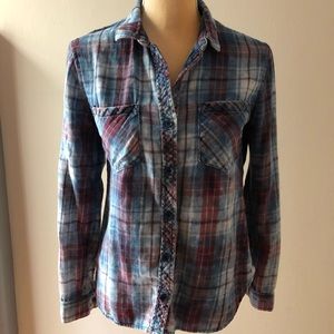 Long sleeve plaid shirt